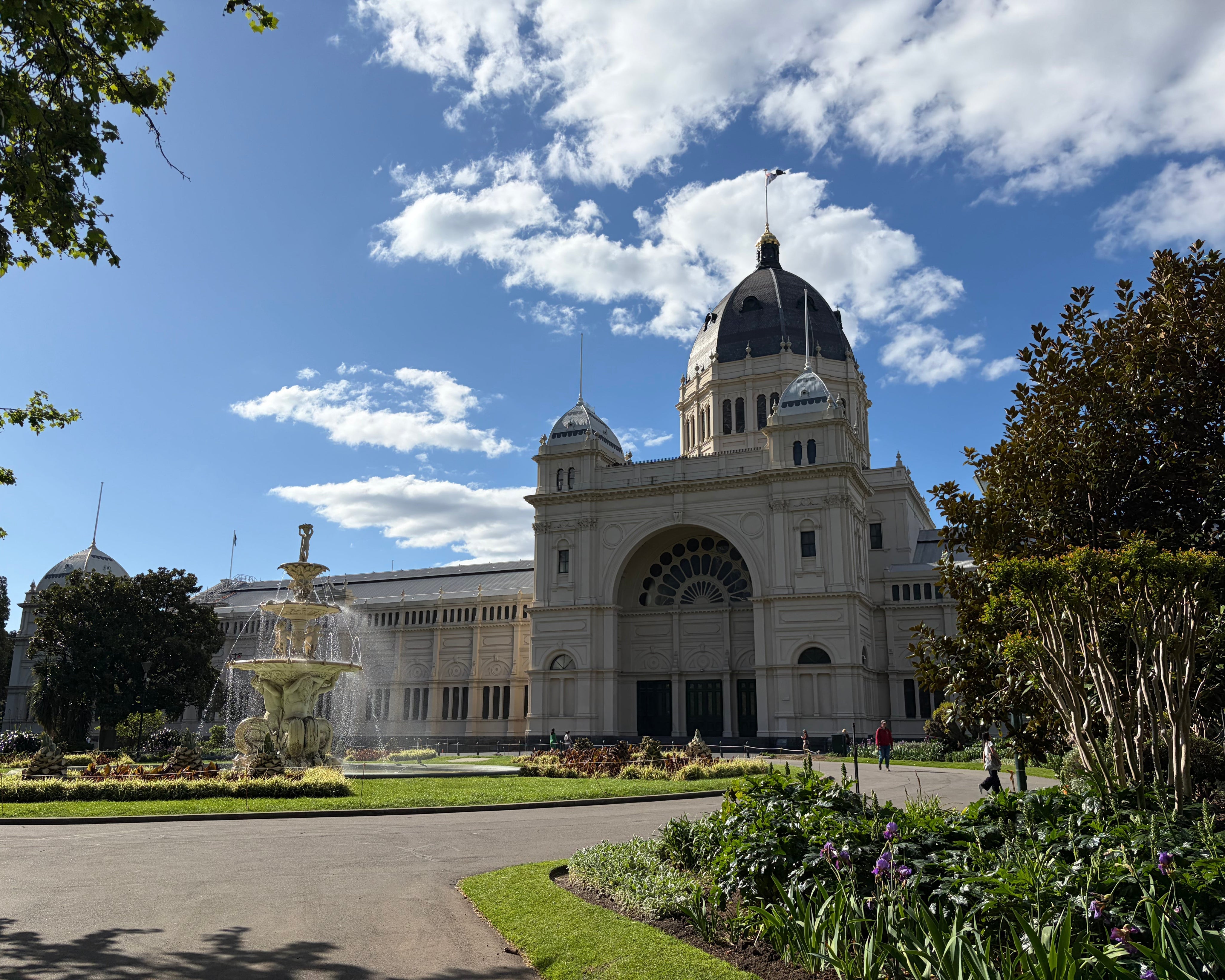 メルボルンで叶えるフォトウェディング — カールトンガーデン＆市内ロケーション撮影の魅力