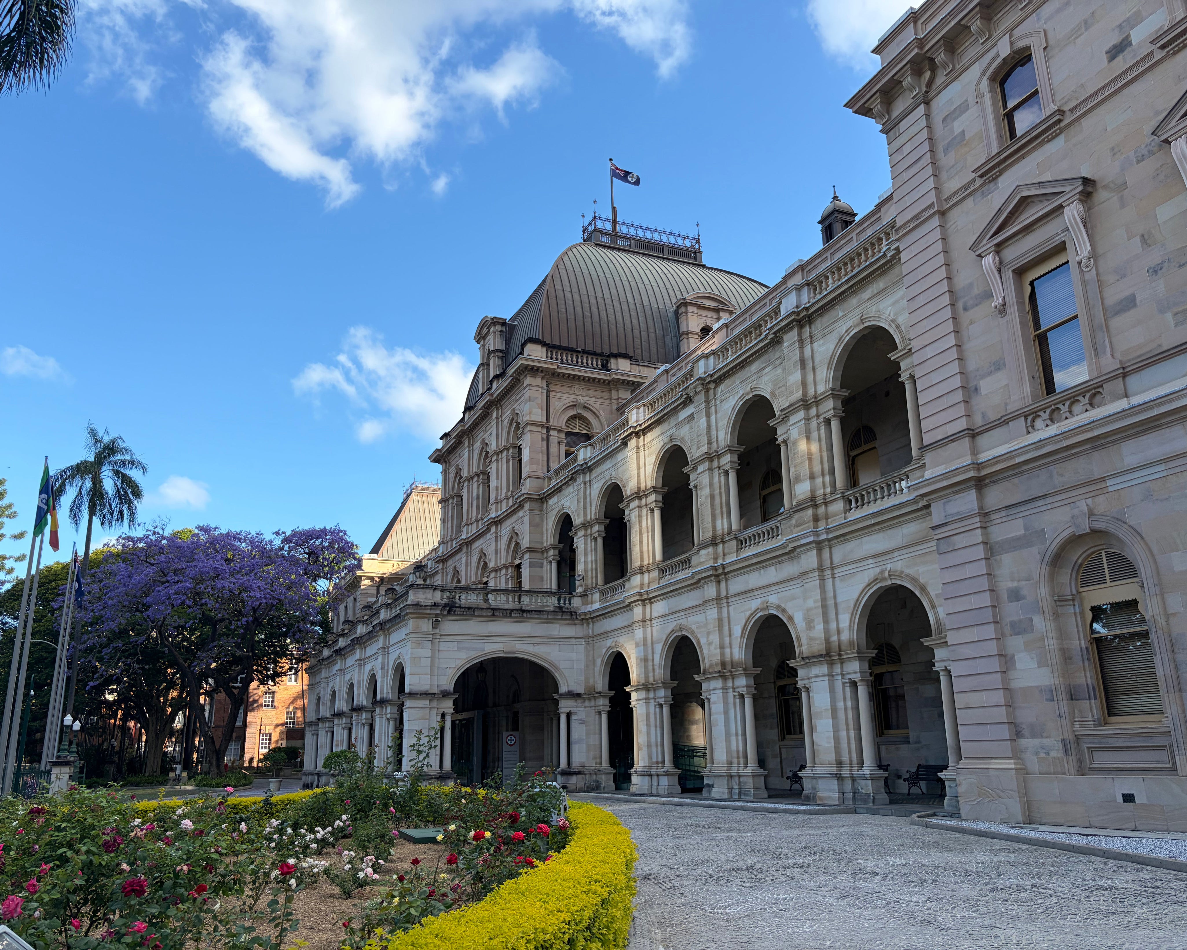 ブリスベンで叶えるフォトウエディング — 大聖堂と緑に包まれた特別なロケーション