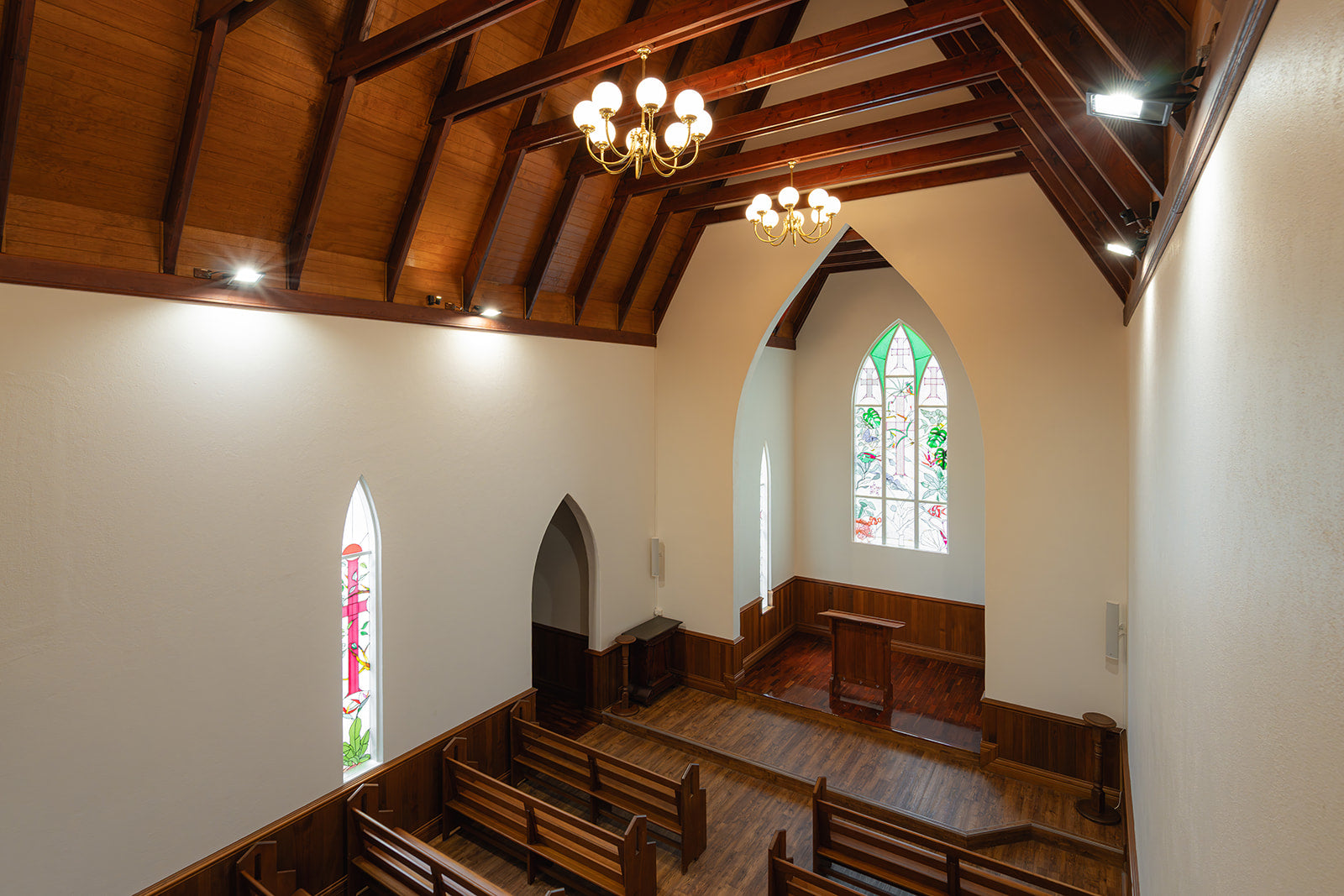 ウィットフィールド・チャペル撮影+ビーチフォトプラン｜ドレス日本試着＆現地レンタル